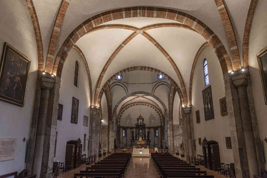 Italia - Milán 143 - basilica dei Santi Apostoli e Nazaro